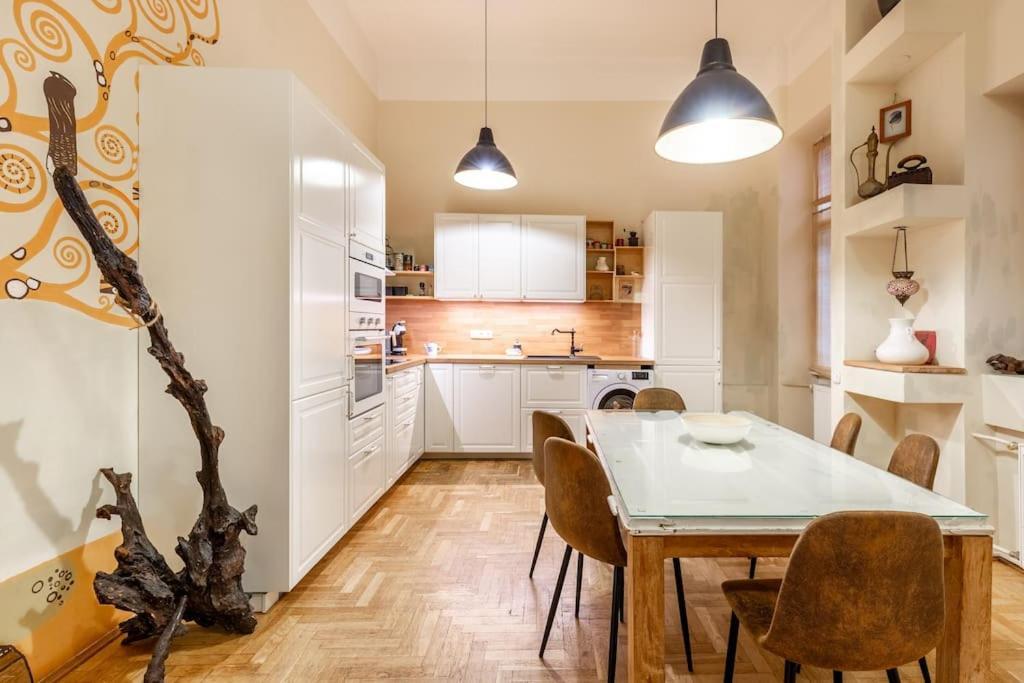 Bourgeois Boheme Apt. 88 M² City Center Budapest Exterior photo